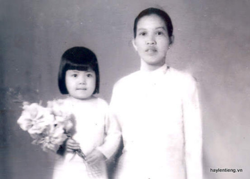 Bà Võ Thị Chánh cùng con gái Diệu Thúy lúc nhỏ    