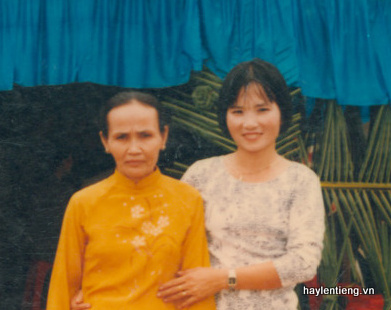 Bà Phạm Thị Đàm cùng con gái
