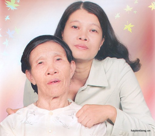 Chị Phạm Thị Mai và mẹ