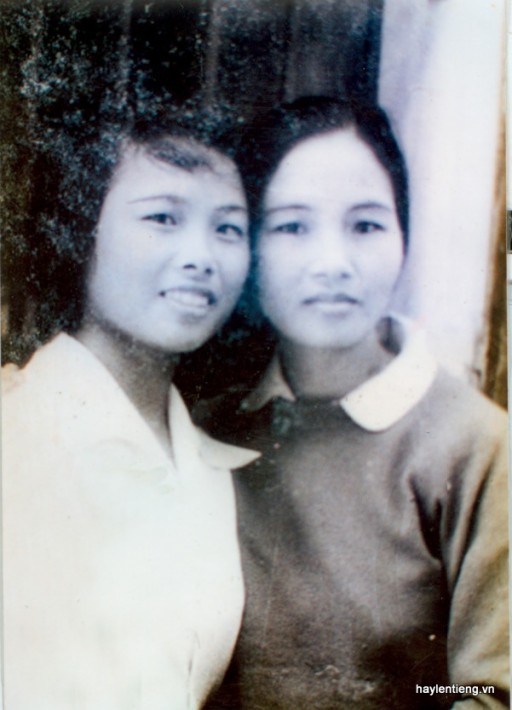 Vũ Thị Nhất và chị Nhường chụp năm 1985
