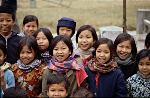 Bức hình được ông Albert chụp vào mùa đông ở Hà Nội năm 1979, ông rất mong được gặp những đứa trẻ trong bức hình này.