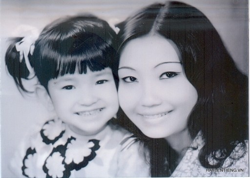 Bà Trương Thị Thu Thủy và con gái 